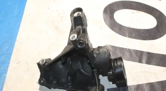 Volvo XC90 Engine mount bracket 6G9N19D624BC