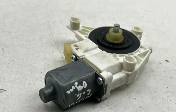 Mercedes-Benz C W204 Rear door window regulator motor 0130822443