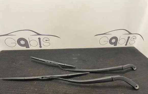 Toyota RAV 4 (XA50) Windshield/front glass wiper blade 