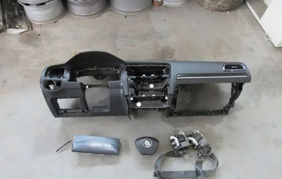 Volkswagen Golf VII Dashboard 