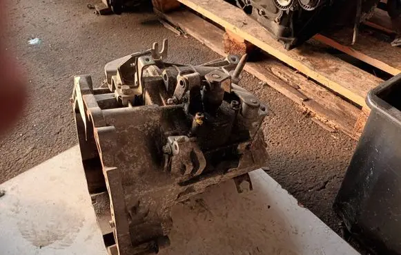 Mitsubishi Colt Manual 5 speed gearbox PMN130195 T00076821X