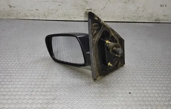 Toyota Yaris Manual wing mirror E13010399