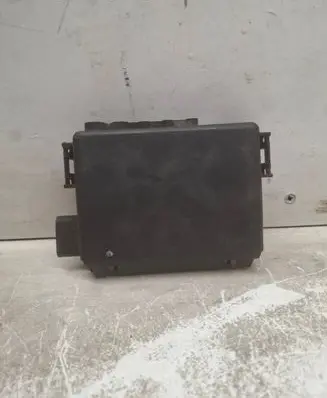 Volkswagen Golf IV Fuse module 1J0937550 586440