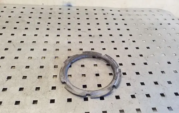 Volkswagen PASSAT B8 In tank fuel pump screw locking ring/nut 