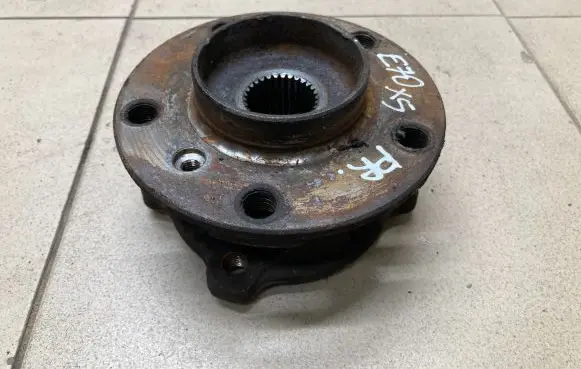 BMW X5 E70 Front wheel bearing hub 