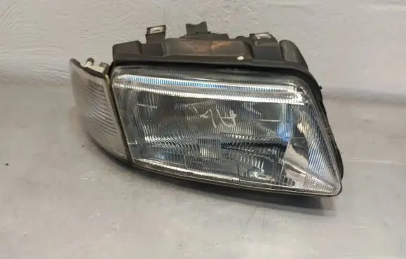 Audi A4 S4 B5 8D Headlight/headlamp