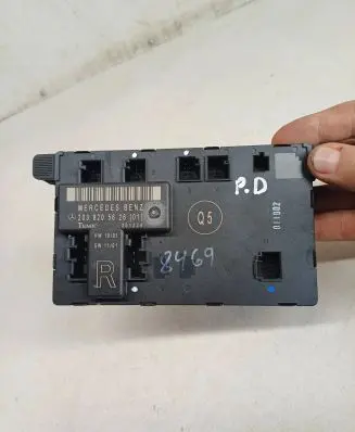 Mercedes-Benz C W203 Door control unit/module 2038205626 351324