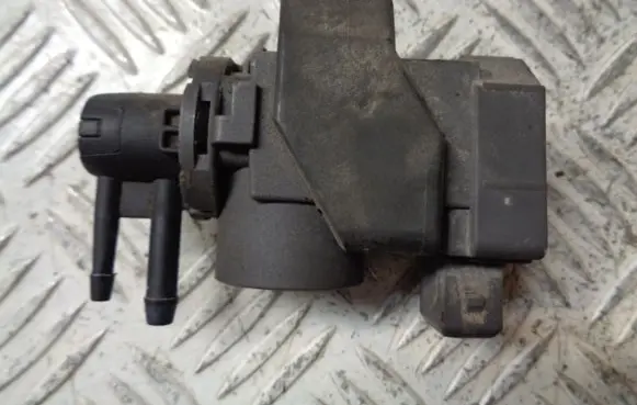 Nissan Qashqai Turbo solenoid valve 149567097R