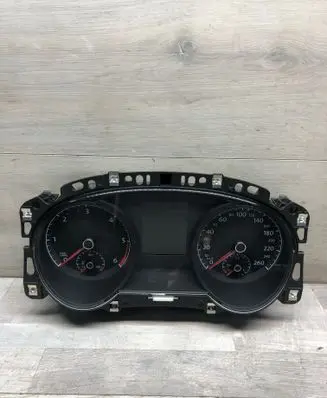Volkswagen Golf Sportsvan Speedometer (instrument cluster) 517920751