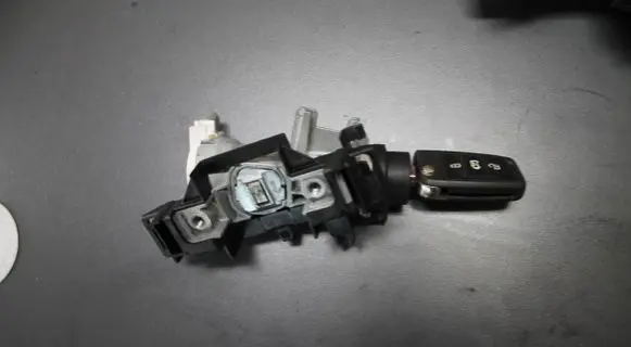 Volkswagen Golf SportWagen Ignition lock 1k0905851