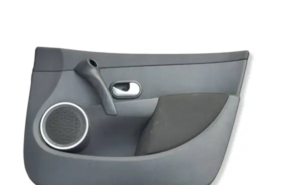 Renault Clio III Front door card panel trim 8200293530D 8200293533D