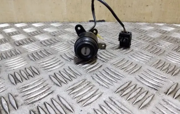Audi 80 90 S2 B4 Tailgate exterior lock 