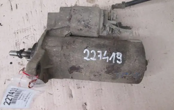 Volkswagen Golf III Starter motor