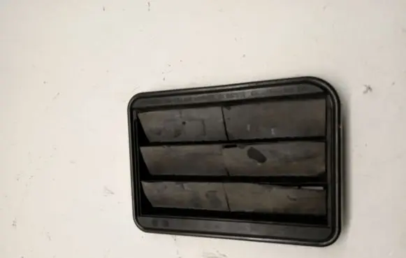 BMW 7 G11 G12 Quarter panel pressure vent 9176945