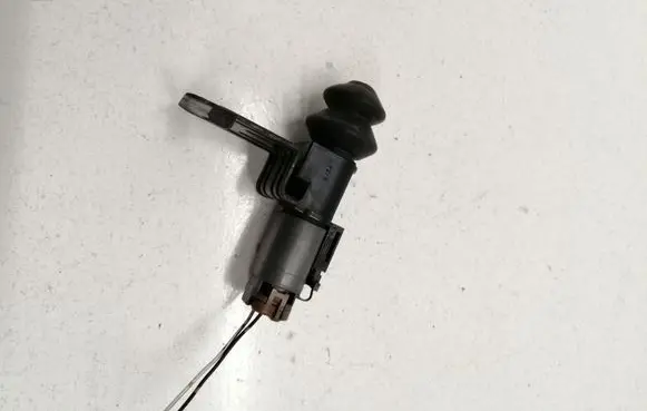 Nissan X-Trail T30 Bonnet alarm switch sensor 6301X 6424