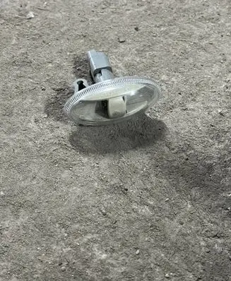 Citroen Berlingo Front fender indicator light 0104706E25