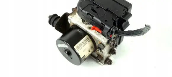 Volkswagen Golf III ABS Pump 1K0614117AC