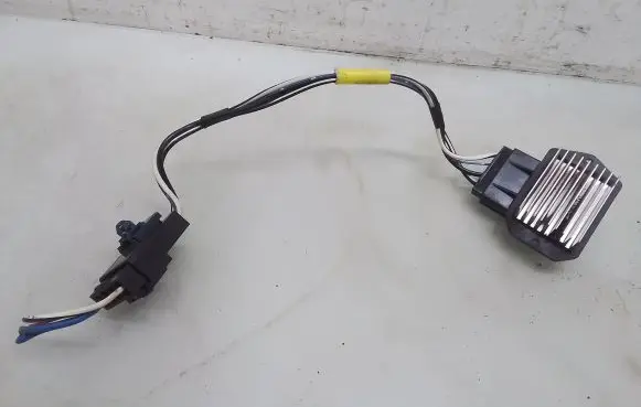Toyota Avensis T250 Heater blower motor/fan resistor 