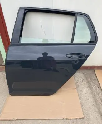 Volkswagen Golf VII Rear door