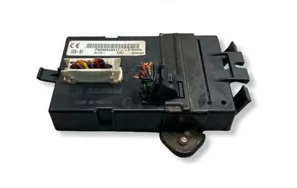 Renault Trafic II (X83) Comfort/convenience module P8200943317 18217981 00038046