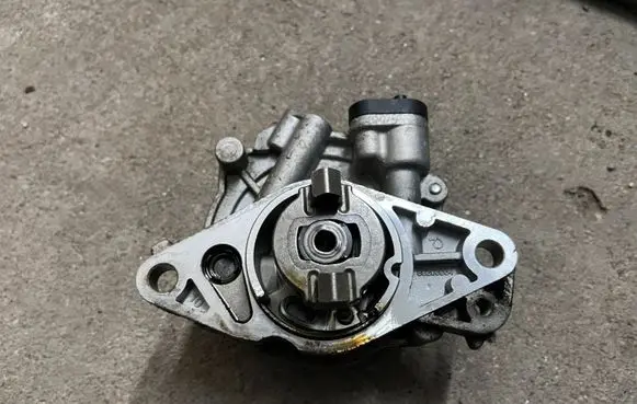 Alfa Romeo Giulia Vacuum pump 67005098 328678 707075000