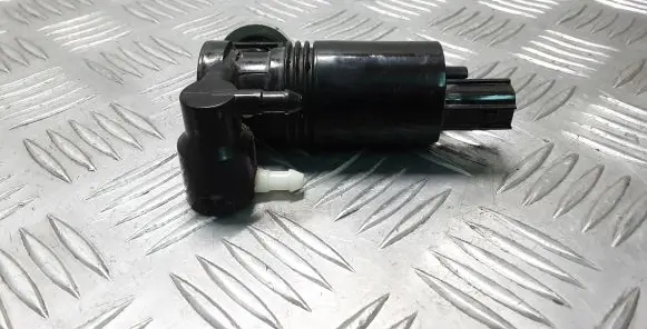 Volvo V40 Windscreen/windshield washer pump 161016C 102681000