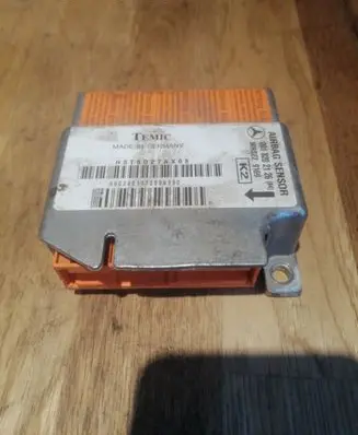 Mercedes-Benz C AMG W202 Airbag control unit/module 0018202126