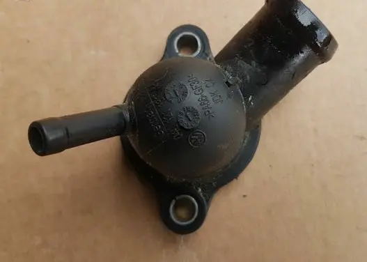 Audi A3 S3 8V Engine coolant pipe/hose 04L121131AA