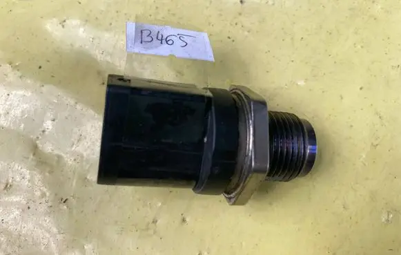 Fuel pressure sensor