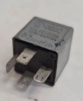 Audi A4 S4 B6 8E 8H Other relay V23134B52X301 PA66GF25