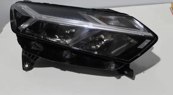 Dacia Sandero III Headlight/headlamp 260101940R