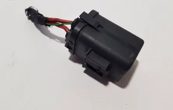 Mercedes-Benz C W205 Combustion relay 0025424819GGT A0025424819