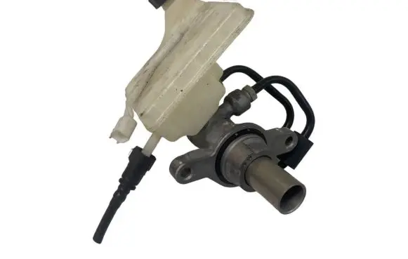 Brake fluid reservoir