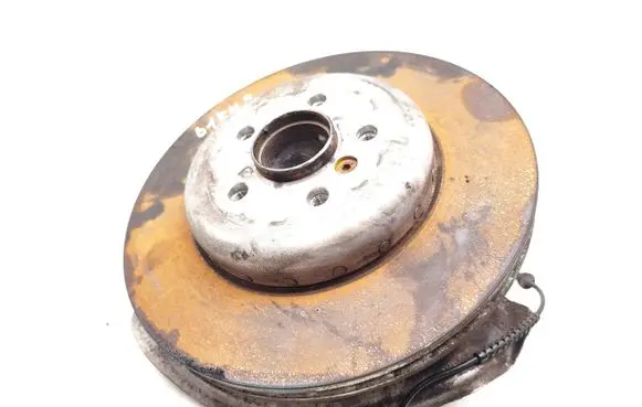 Front wheel hub