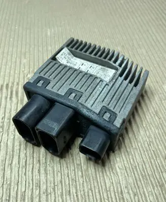 Audi A4 S4 B7 8E 8H Fan control module 8E0959501N