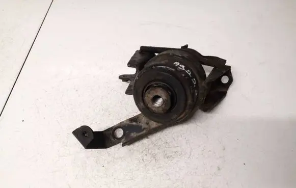 Toyota Corolla Verso AR10 Engine mount bracket