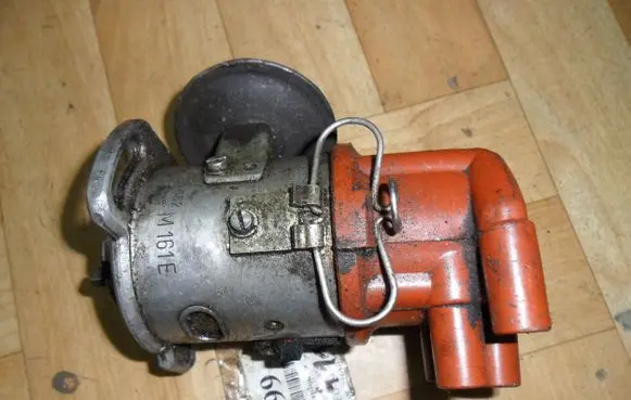Mercedes-Benz 309 Spark distributor 