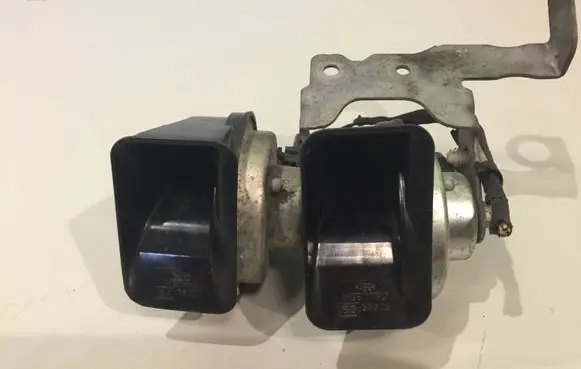 Audi A3 S3 8P Horn signal 8P0951221C 0055306 A046522