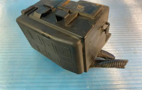 Opel Zafira A Fuse box set 90560119