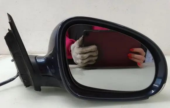 Volkswagen PASSAT B6 Front door electric wing mirror E101781