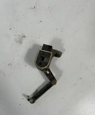 Headlight/headlamp level sensor