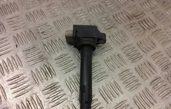 Suzuki SX4 S-Cross High voltage ignition coil E1C7641