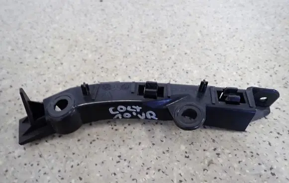 Mitsubishi Colt Front bumper mounting bracket