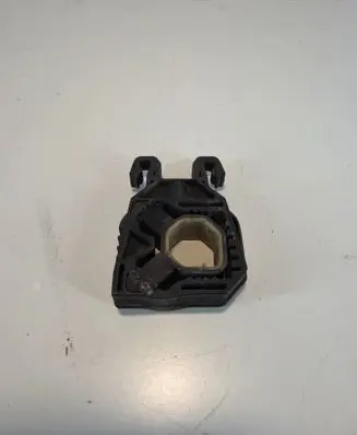 Volkswagen Golf VII Radiator mount bracket 5Q0121367 5Q0121367C