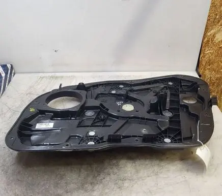 Hyundai i40 Front window lifting mechanism without motor 813203Z020