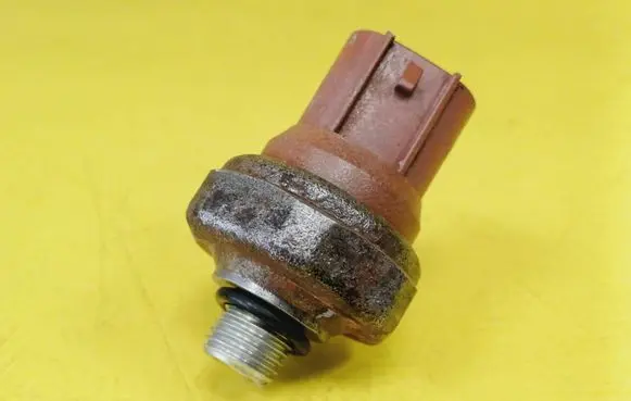 Air conditioning (A/C) pressure sensor