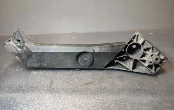 Opel Vivaro Headlight/headlamp mounting bracket 93868911