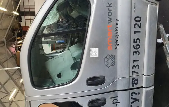 Opel Vivaro Front door 82U