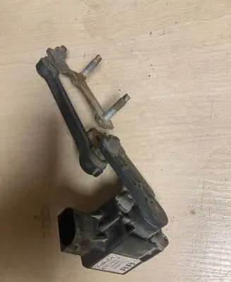 Rear air suspension level height sensor