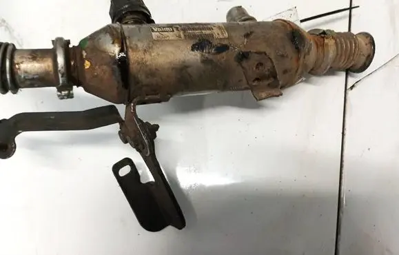 Peugeot 807 EGR valve cooler 9640843480 869964x